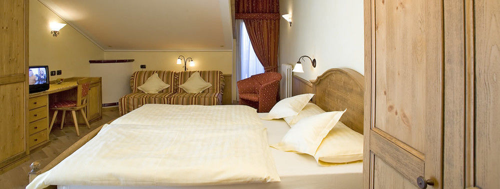 Hotel Ristorante Cassana Livigno Bagian luar foto