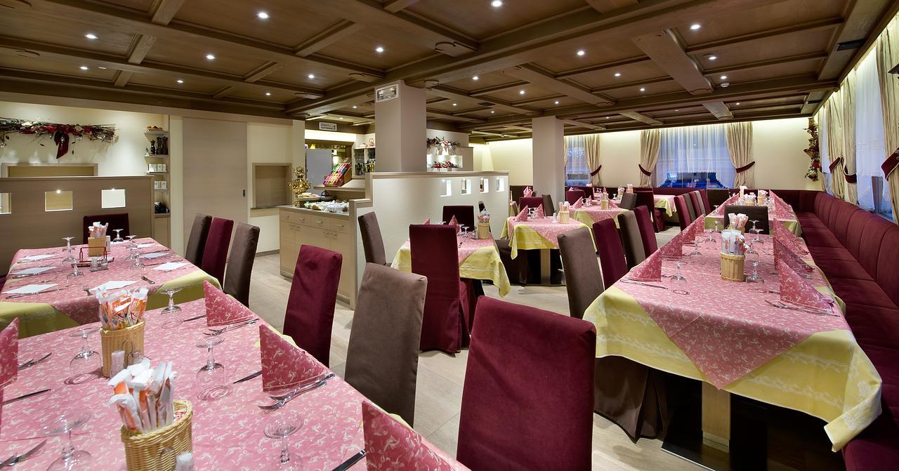 Hotel Ristorante Cassana Livigno Bagian luar foto