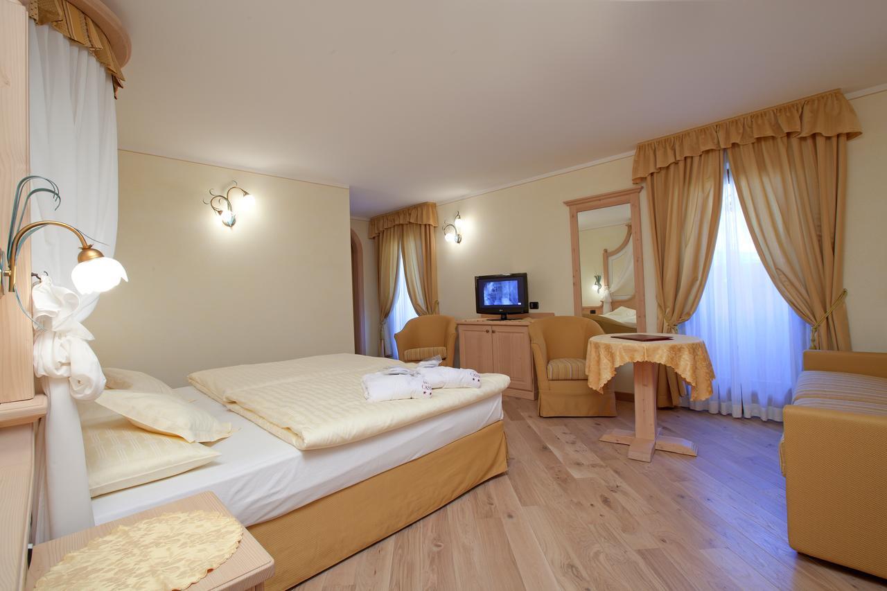 Hotel Ristorante Cassana Livigno Bagian luar foto