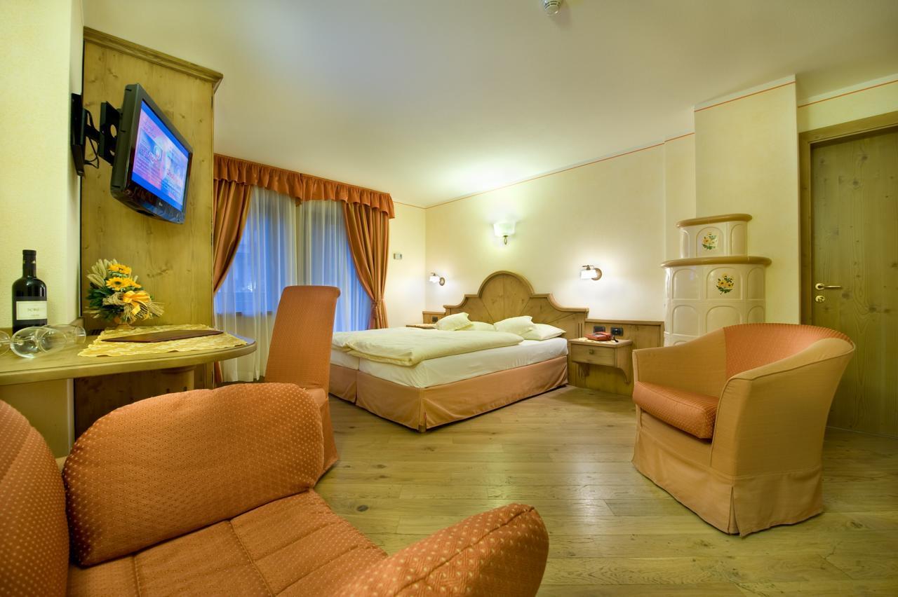 Hotel Ristorante Cassana Livigno Bagian luar foto