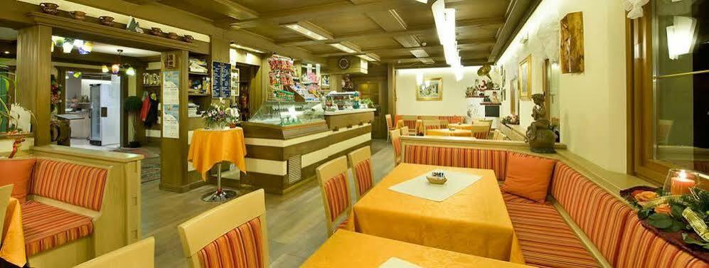 Hotel Ristorante Cassana Livigno Bagian luar foto