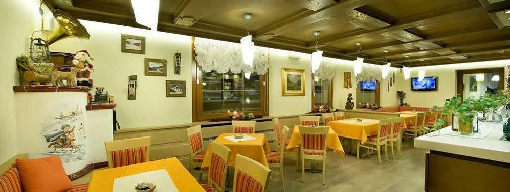 Hotel Ristorante Cassana Livigno Bagian luar foto