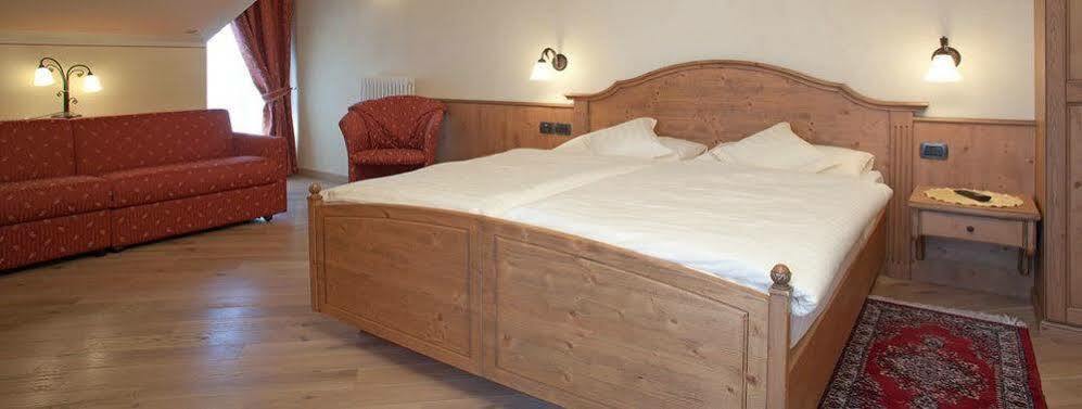 Hotel Ristorante Cassana Livigno Bagian luar foto